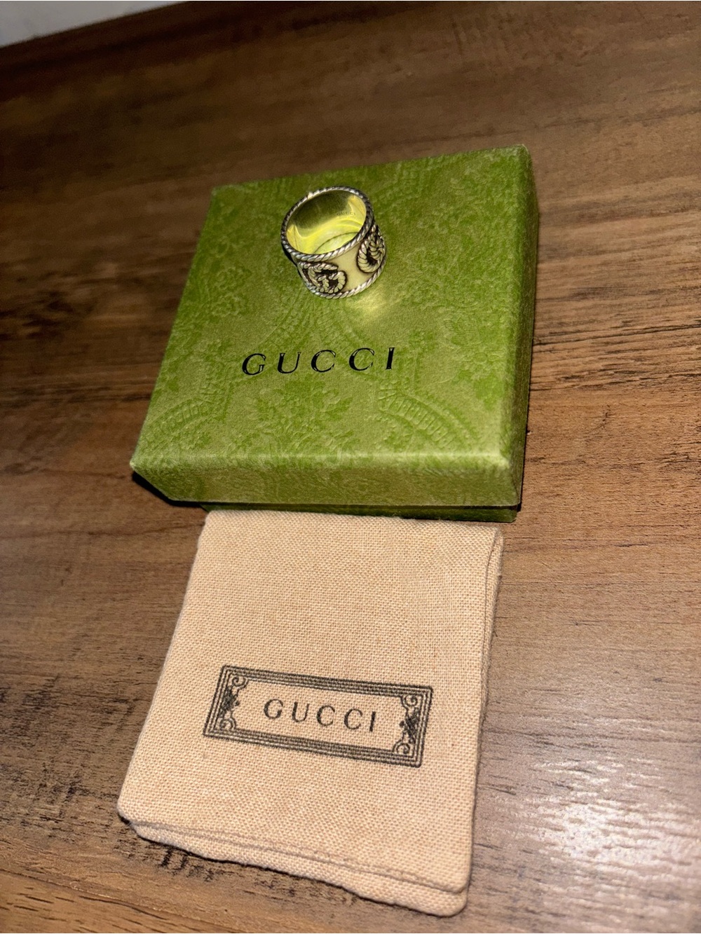Gucci GG Marmont Extra Wide Ring - Picture 4 of 4
